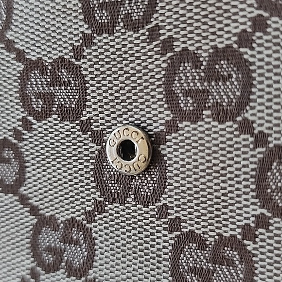 Gucci SOLD wallet with gold. in very very good condition π β€οΈ π π π π - Picture 9 of 17